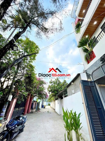 Bán nhà 1 trệt 2 lầu sân thượng gần tu viện khánh an an phú đông