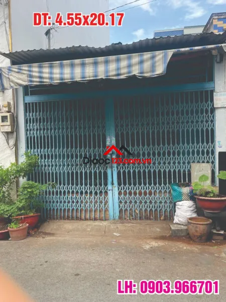 Nhà 2 mặt tiền, dt: 92m2, vị trí tốt, thích hợp đầu tư