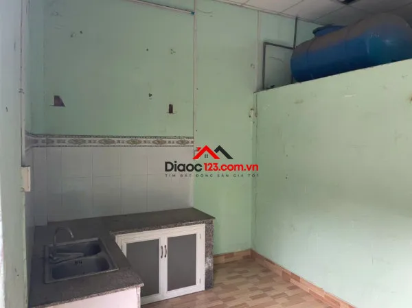 Nhà 2 mặt tiền, dt: 92m2, vị trí tốt, thích hợp đầu tư