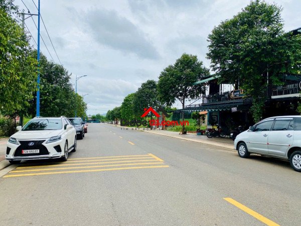 Cần bán lô đất lê duẩn trung tâm đất đỏ, đường nhựa vỉa hè 23m, cạnh quán cà phê lớn