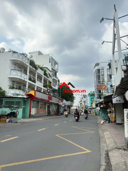 23 tỷ! nhà bán khuôn đất vuông 4,4x27,03m đoạn đẹp nguyễn văn đậu, bình thạnh - 5 tầng