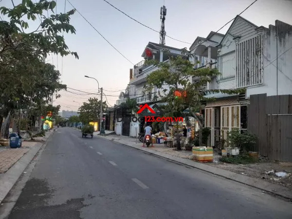 Bán đất ful thổ cư 2 mặt tiền thới tam thôn 9, hóc môn, 673m2, ngang 9,5m.