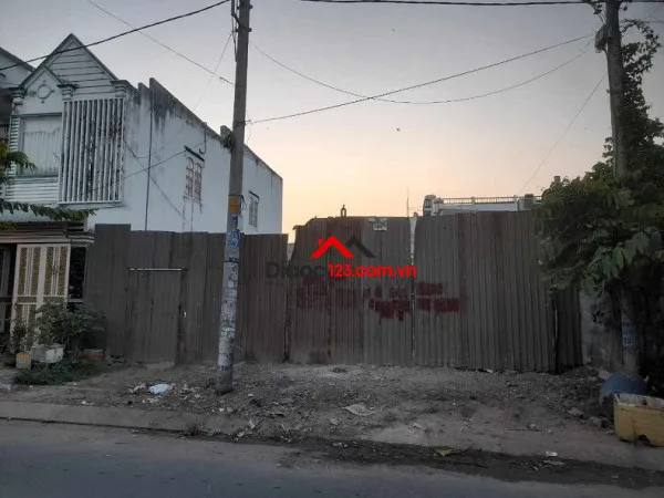 Bán đất ful thổ cư 2 mặt tiền thới tam thôn 9, hóc môn, 673m2, ngang 9,5m.