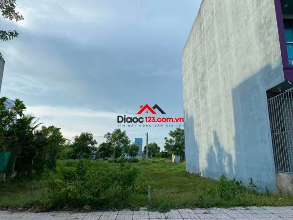 Bán đất nền view kênh sông 100 m 2 giá 1,45 tỷ còn thương lượng