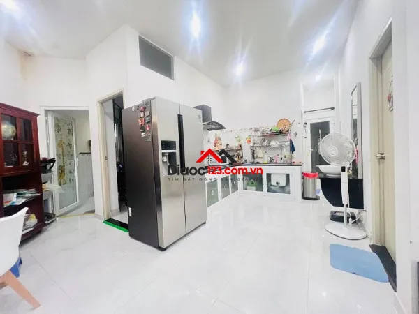 Bán nhà hxh cách mạng tháng 8, p10, q3, 156m2, 2 tầng, giá cực rẻ