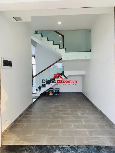 Cho thuê biệt thự song lập 8x20 khu đô thị đông tăng long quận 9 củ nhà đã hoàn thiện giá 16,5tr/th