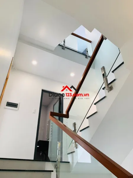 Cho thuê biệt thự song lập 8x20 khu đô thị đông tăng long quận 9 củ nhà đã hoàn thiện giá 16,5tr/th