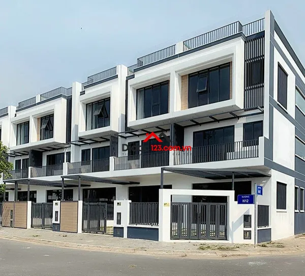 Nhà phố 5x20 khu đô thị đông tăng long, phường long phước cho thuê giá 6tr/th 8x20 giá 7tr/th