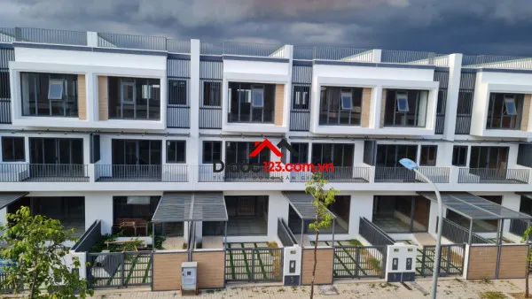 Nhà phố 5x20 khu đô thị đông tăng long, phường long phước cho thuê giá 6tr/th 8x20 giá 7tr/th