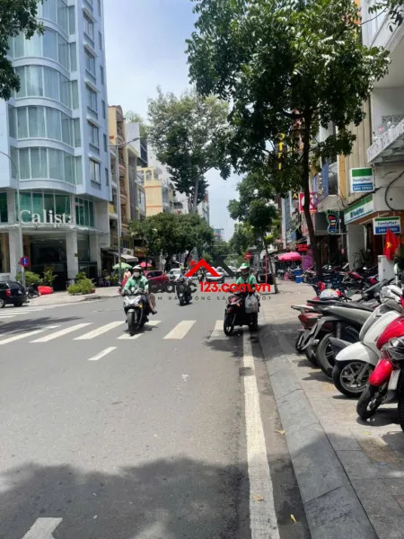 Bán toà nhà 237 - 239  lý tự trọng, phường bến thành, tp hồ chí minh giá 180 tỷ
