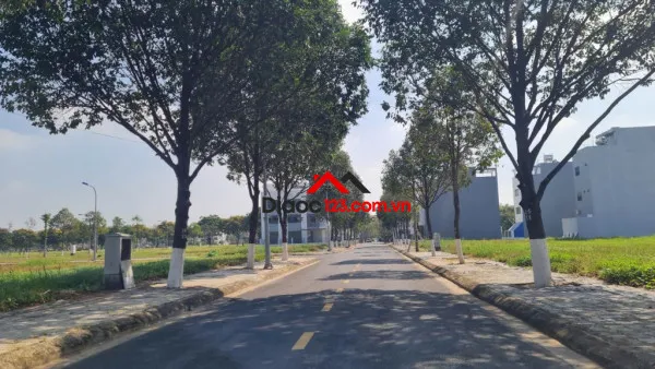 Bán lô đất 5x20 khu đô thị đông tăng long q9 (củ) trục đường 12m giá 6,5 tỷ gần hồ hạt cầm