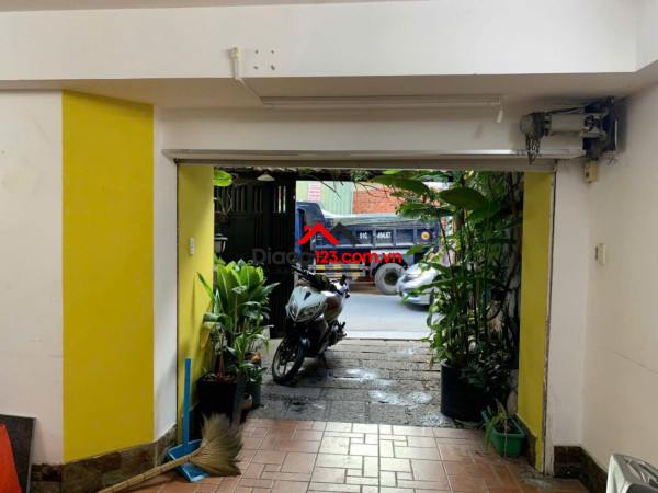 Bán nhà mặt tiền Đường Nguyễn Cửu Vân, Phường 17, Quận Bình Thạnh, TP HCM