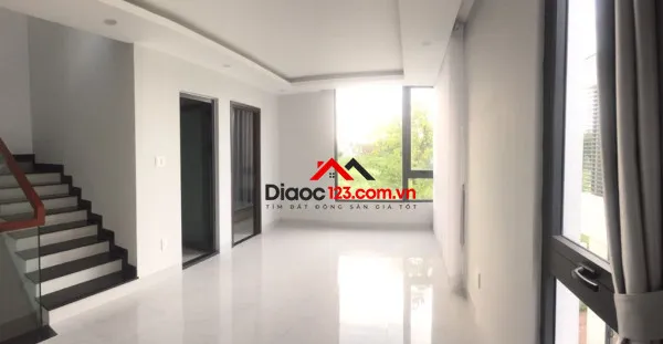 Cho thuê biệt thự 8x20 khu đô thị đông tăng long quận 9 củ giá 14tr/th nhà đã hoàn thiện