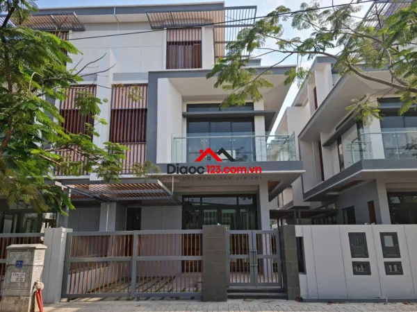Giá ngợp biệt thự 8x20 khu đô thị đông tăng long quận 9 củ giá 11 tỷ nay hạ còn 10,5 tỷ.