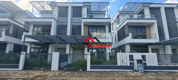 Giá ngợp biệt thự 8x20 khu đô thị đông tăng long quận 9 củ giá 11 tỷ nay hạ còn 10,5 tỷ.
