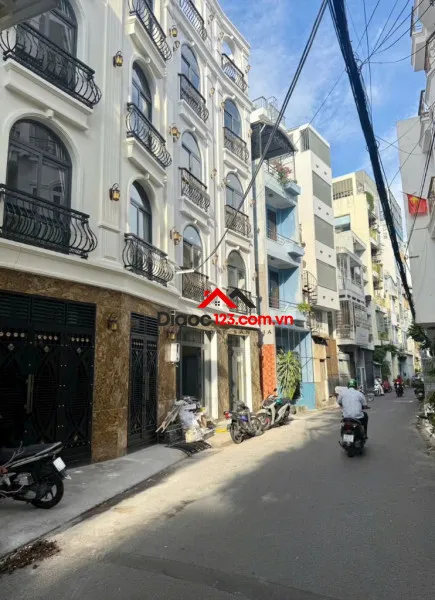 Bán nhà mặt tiền phùng văn cung p7 phú nhuận: 6.5x8m, 5pn, thang máy, full nội thất