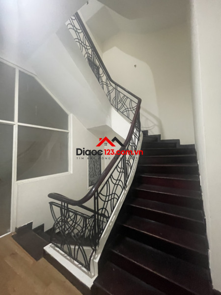 Bán nhà HXH 90D Đường Thạch Thị Thanh, Phường Tân Định, Quận 1, TP HCM