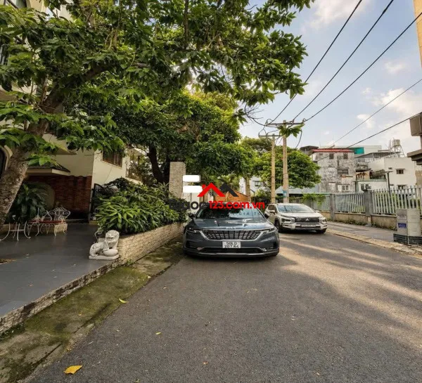Bán biệt thự mặt tiền khu sân bay tsn, p2, tân bình cũ, 348m2, 3 tầng, ngang 14m, nở hậu