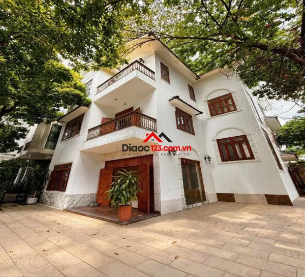 Bán biệt thự mặt tiền khu sân bay tsn, p2, tân bình cũ, 348m2, 3 tầng, ngang 14m, nở hậu