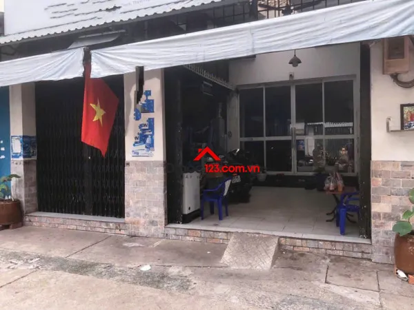 Bán mặt tiền ngay bạch đằng p2 bình thạnh: ngang 7x27,7m, giáp q1, giá 31 tỷ