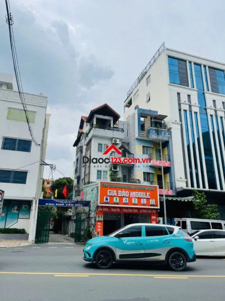 Góc 2mt hoàng minh giám q.phú nhuận: dt 6x20m, 5 tầng, tiện làm spa/vp/cafe, giá 30 tỷ
