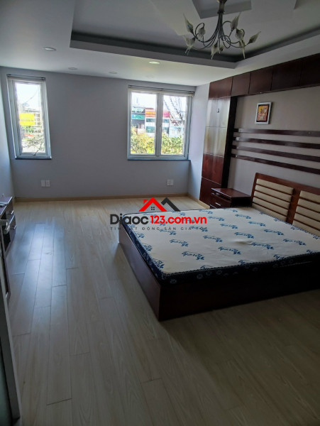 Bán nhà mặt tiền Đường Hoàng Sa, Phường Tân Định, Quận 1, TP HCM