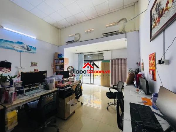 Nhà 2 mặt tiền – đang chi thuê văn phòng trung mỹ tây