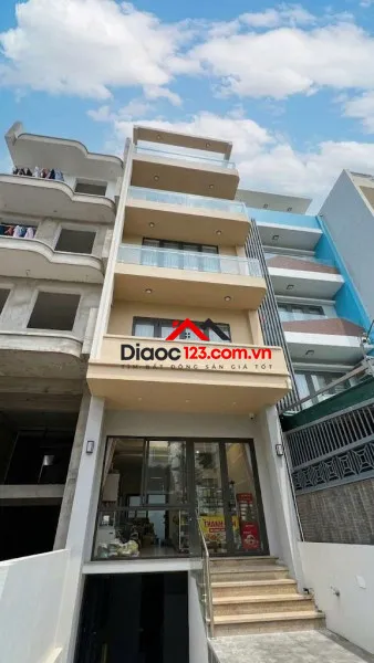 Bán nhà mặt tiền tại Nguyễn Khuyến, Phường Bình Thạnh, Tp Hồ Chí Minh giá 23 tỷ