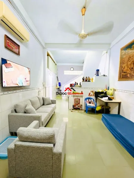 Bán nhà căn góc 2 mặt hẻm nguyễn thiện thuật – xe hơi vào nhà – phường bàn cờ, quận 3
