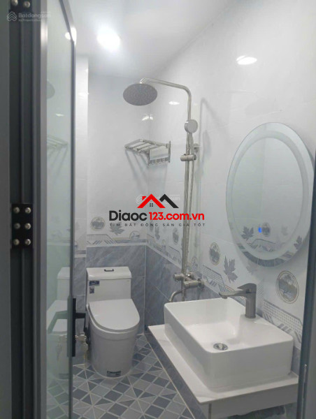 Nhà bán, 4 lầu, DT (4,2 x 16,5), đường 8m, Nguyễn Oanh, Gò Vấp, giá 6,2 tỷ.