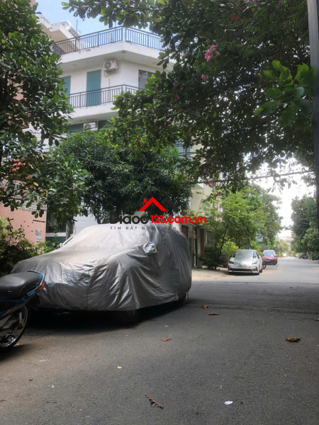 Cần bán nhà, 4 lầu, hẻm 8m, DT (4,2 x 16,5), Nguyễn Oanh, Gò Vấp, 6,2 tỷ.